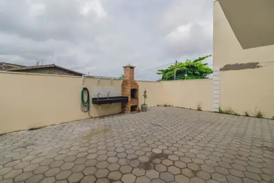 Apartamento - Térreo com 1 quartos (sendo 0 suite(s)) a 1600,00 metros praia.