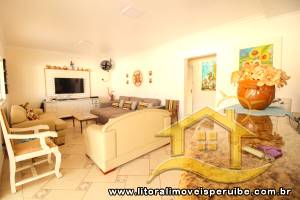Casa - Térrea com 6 quartos (sendo 6 suite(s)) a 500,00 metros praia.