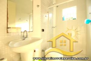 Casa - Térrea com 6 quartos (sendo 6 suite(s)) a 500,00 metros praia.