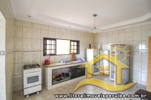 Casa - Térrea com 3 dormitórios (sendo 3 suite(s)) a 1200,00 metros praia.
