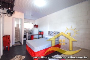 Kitnet para venda no bairro 18, em Peruíbe / SP.