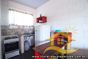 Kitnet para venda no bairro 18, em Peruíbe / SP.