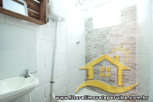 Kitnet para venda no bairro 18, em Peruíbe / SP.