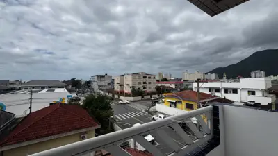 Apartamento - Alto com 3 quartos (sendo 1 suite(s)) a 1300,00 metros praia.