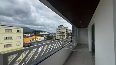 Apartamento - Alto com 3 quartos (sendo 1 suite(s)) a 1300,00 metros praia.