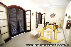 Casa - Térrea com 6 dormitórios (sendo 4 suite(s)) a 0,00 metros praia.