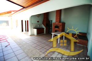 Casa - Térrea com 6 dormitórios (sendo 4 suite(s)) a 0,00 metros praia.