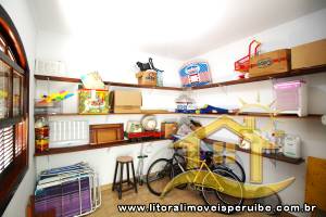 Casa - Térrea com 6 dormitórios (sendo 4 suite(s)) a 0,00 metros praia.