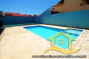 Casa - Térrea com 6 dormitórios (sendo 4 suite(s)) a 0,00 metros praia.