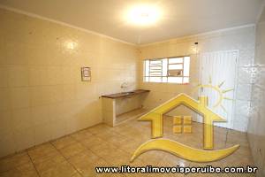 Casa - Térrea com 2 quartos (sendo 0 suite(s)) a 600,00 metros praia.