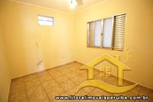 Casa - Térrea com 2 quartos (sendo 0 suite(s)) a 600,00 metros praia.
