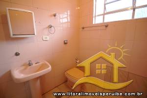Casa - Térrea com 2 quartos (sendo 0 suite(s)) a 600,00 metros praia.