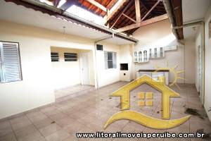 Casa - Térrea com 2 quartos (sendo 0 suite(s)) a 600,00 metros praia.