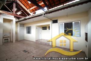 Casa - Térrea com 2 quartos (sendo 0 suite(s)) a 600,00 metros praia.
