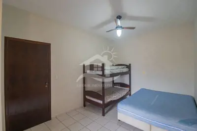 Casa - Assobradada com 4 dormitórios (sendo 2 suite(s)) a 500,00 metros praia.