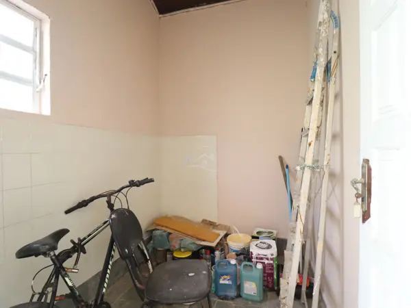 Casa - Térrea com 4 quartos (sendo 1 suite(s)) a 0,00 metros praia.
