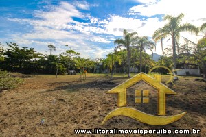 Terreno para venda no bairro 12, em Peruíbe / SP.