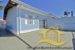 Casa para venda no bairro 137, em Peruíbe / SP.