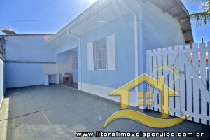 Casa para venda no bairro 137, em Peruíbe / SP.