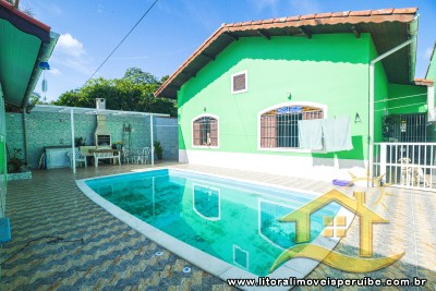 Casa - Térrea com 3 dormitórios (sendo 1 suite(s)) a 700,00 metros praia.