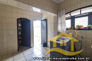 Casa para  no bairro Bougainvillée I, em Peruíbe / São Paulo.