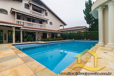 Casa para  no bairro Bougainvillée I, em Peruíbe / São Paulo.
