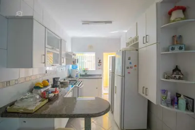 Casa - Térrea com 3 dormitórios (sendo 1 suite(s)) a 800,00 metros praia.