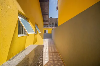 Casa - Térrea com 3 dormitórios (sendo 1 suite(s)) a 800,00 metros praia.