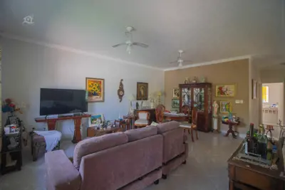 Casa - Térrea com 3 dormitórios (sendo 1 suite(s)) a 800,00 metros praia.