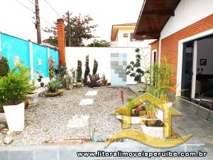 Casa - Térrea com 3 quartos (sendo 1 suite(s)) a 250,00 metros praia.