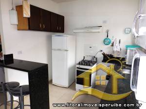 Casa - Térrea com 3 quartos (sendo 1 suite(s)) a 250,00 metros praia.