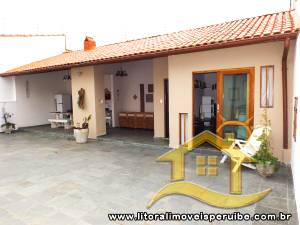 Casa - Térrea com 3 quartos (sendo 1 suite(s)) a 250,00 metros praia.