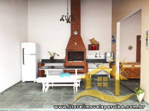 Casa - Térrea com 3 quartos (sendo 1 suite(s)) a 250,00 metros praia.