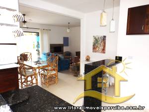 Casa - Térrea com 3 quartos (sendo 1 suite(s)) a 250,00 metros praia.