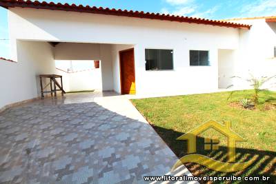 Casa - Térrea com 2 quartos (sendo 1 suite(s)) a 1500,00 metros praia.