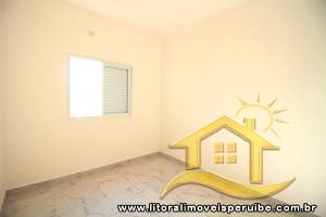 Casa - Térrea com 2 quartos (sendo 1 suite(s)) a 1500,00 metros praia.