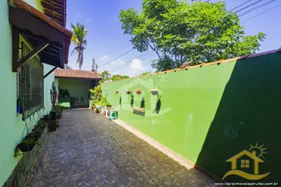 Casa para  no bairro Arpoador, em Peruíbe / São Paulo.