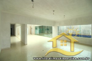 Casa - Térrea com 4 dormitórios (sendo 4 suite(s)) a 100,00 metros praia.