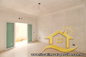 Casa - Térrea com 4 dormitórios (sendo 4 suite(s)) a 100,00 metros praia.