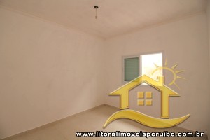 Casa - Térrea com 4 dormitórios (sendo 4 suite(s)) a 100,00 metros praia.
