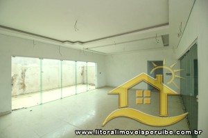 Casa - Térrea com 4 dormitórios (sendo 4 suite(s)) a 100,00 metros praia.