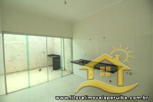 Casa - Térrea com 4 dormitórios (sendo 4 suite(s)) a 100,00 metros praia.