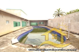 Casa - Térrea com 4 dormitórios (sendo 4 suite(s)) a 100,00 metros praia.