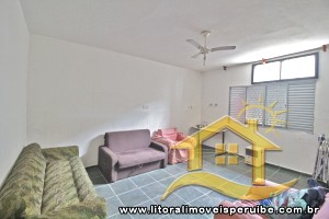 Casa - Térrea com 2 dormitórios (sendo 1 suite(s)) a 1000,00 metros praia.