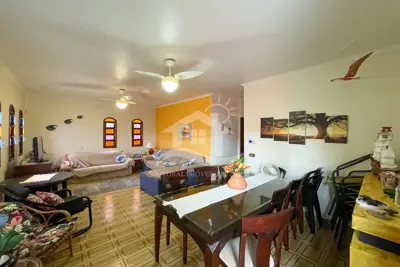 Casa - Térrea com 3 dormitórios (sendo 1 suite(s)) a 700,00 metros praia.