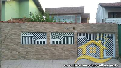 Casa para  no bairro Belmira Novaes, em Peruíbe / São Paulo.