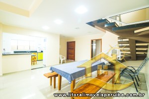 Casa - Sobrado com 4 dormitórios (sendo 4 suite(s)) a 0,00 metros praia.