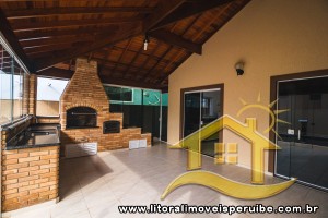 Casa - Sobrado com 4 dormitórios (sendo 4 suite(s)) a 0,00 metros praia.
