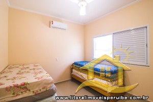 Casa - Sobrado com 4 dormitórios (sendo 4 suite(s)) a 0,00 metros praia.