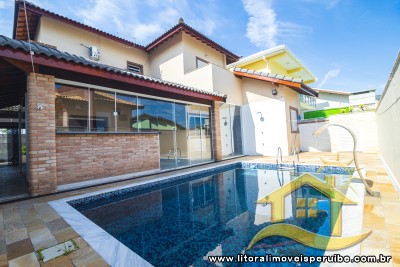 Casa - Sobrado com 4 dormitórios (sendo 4 suite(s)) a 0,00 metros praia.